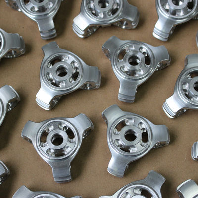 Kundengebundene CNC-Aluminiumteile mit Präzisionsbearbeitung und Drehenprozeß