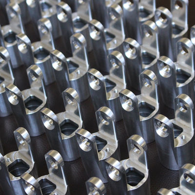 Hohe Präzision kundenspezifische Silkscreening Oberflächenende CNC-Aluminiumteile Beadblasting