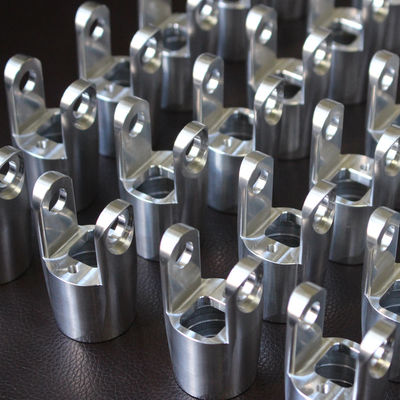 Schnelle CNC-Präzisions-Metallteile, die anodisierende breite Oberflächenendwahlen sandstrahlen