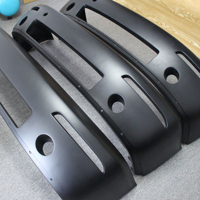 Reaktions-Plastikspritzen-RIM Automotive Parts Deburring Painting-Oberflächenende